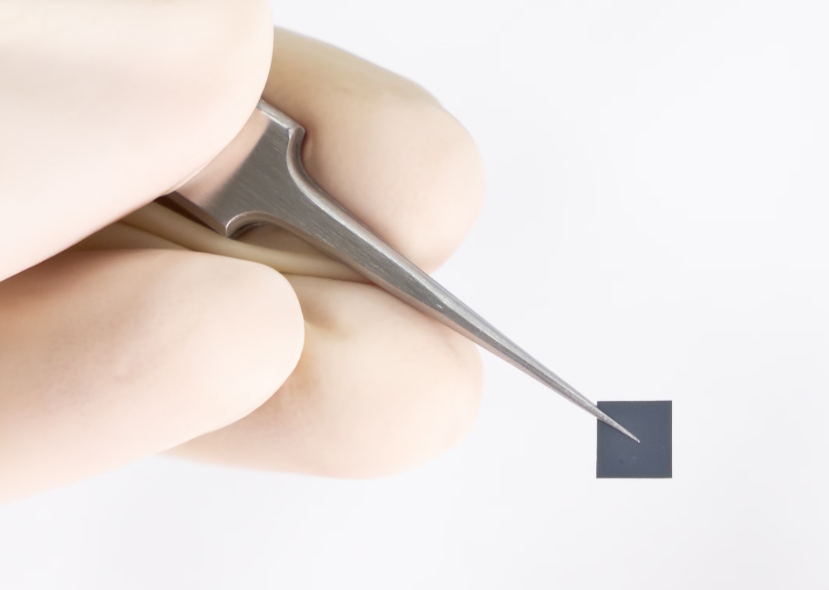 TDK宣布突破性固态电池材料，能量密度达1000 Wh/L